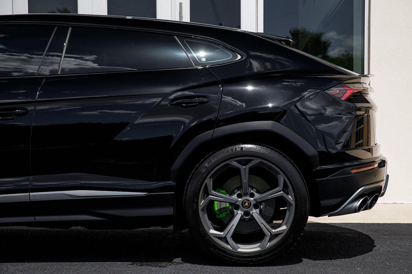 Used 2022 Lamborghini Urus AWD/4WD image 8