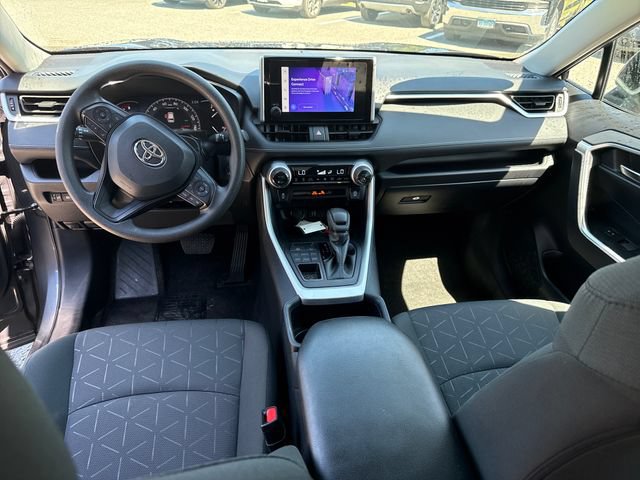 Used 2025 Toyota RAV4 XLE AWD/4WD image 12