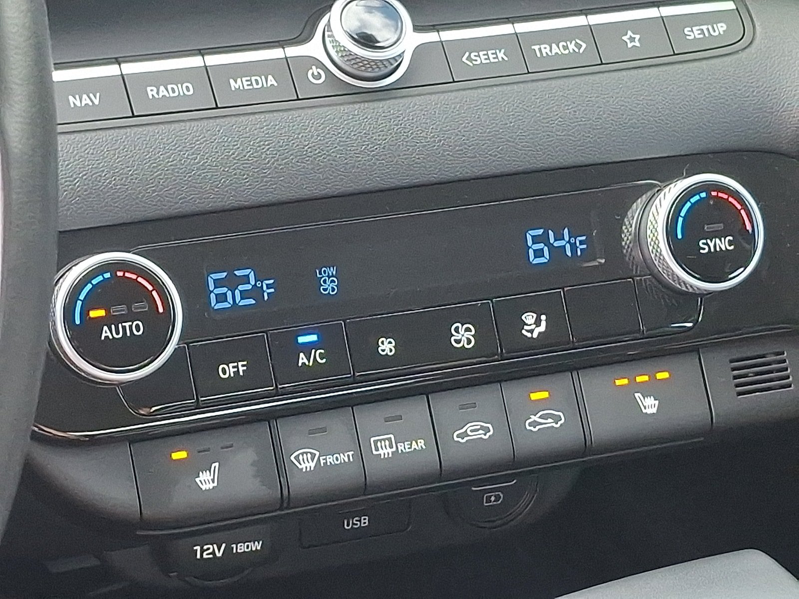 Used 2023 Hyundai Elantra SEL w/ Convenience Package FWD image 16