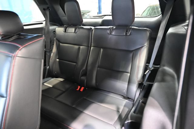 Used 2025 Ford Explorer ST-Line w/ ST-Line Street Pack AWD/4WD image 12