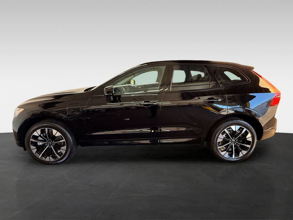 Used 2026 Volvo XC60 T8 Plus w/ Climate Package AWD/4WD image 3