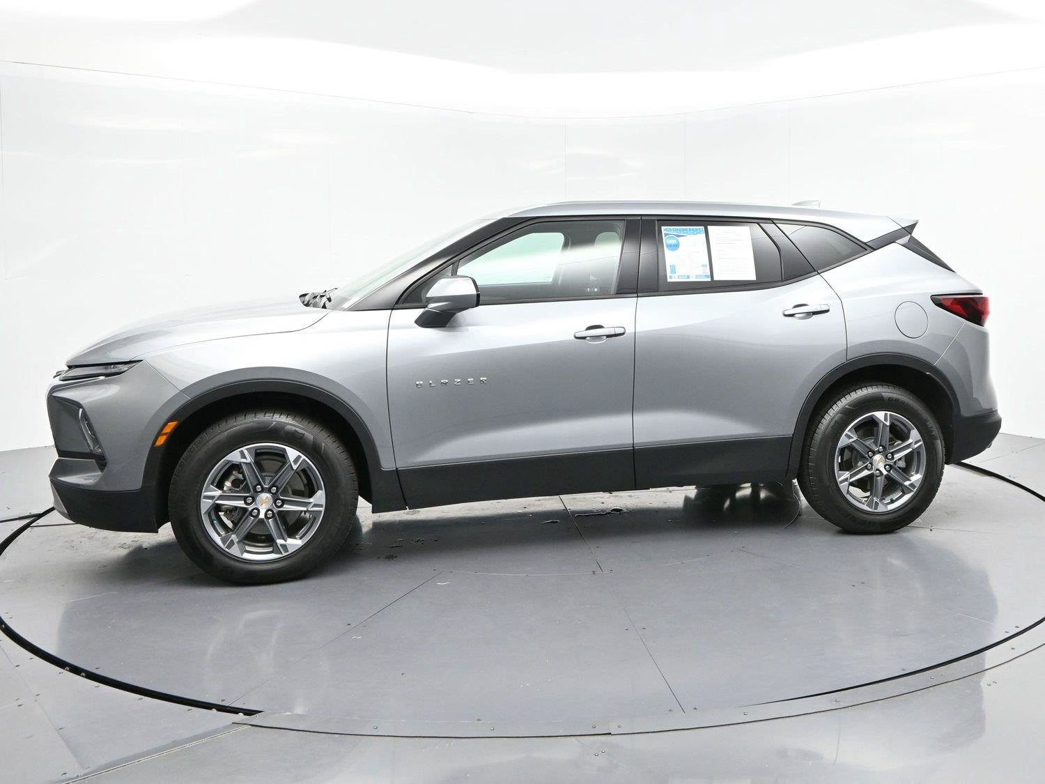 Used 2025 Chevrolet Blazer LT AWD/4WD image 4