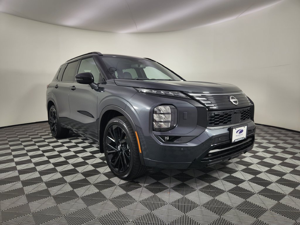 Used 2026 Nissan Rogue Platinum w/ Family Package AWD/4WD image 7