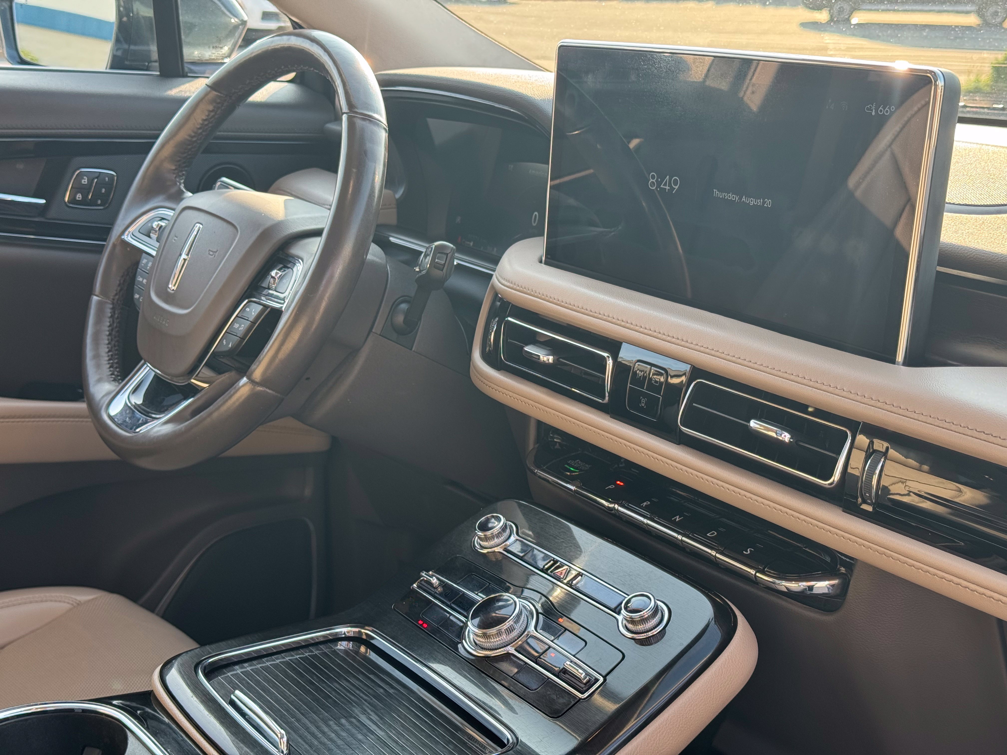 Used 2022 Lincoln Nautilus Reserve w/ Luxury Package AWD/4WD image 13