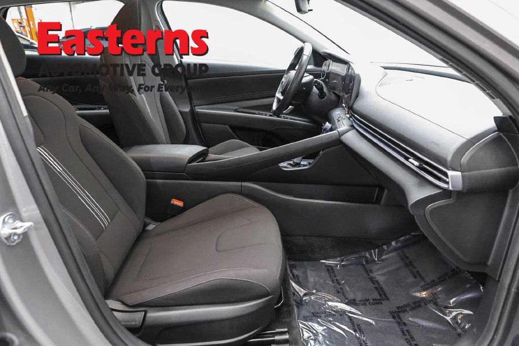 Used 2025 Hyundai Elantra SEL FWD image 26