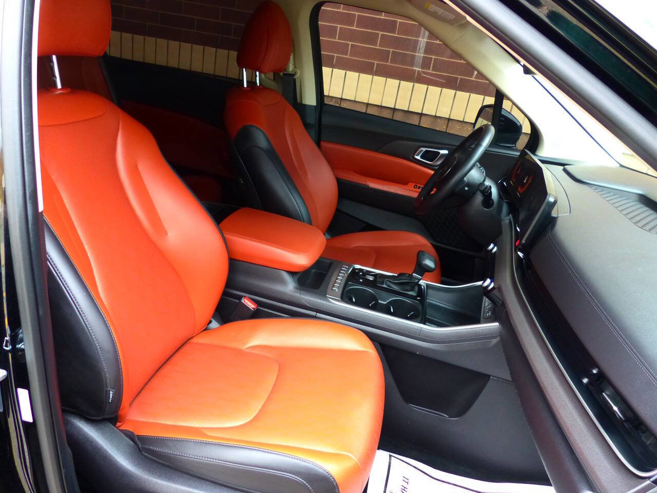 Used 2025 Kia Carnival EX image 46