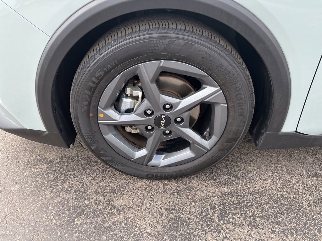 Used 2025 Kia K4 LXS image 9