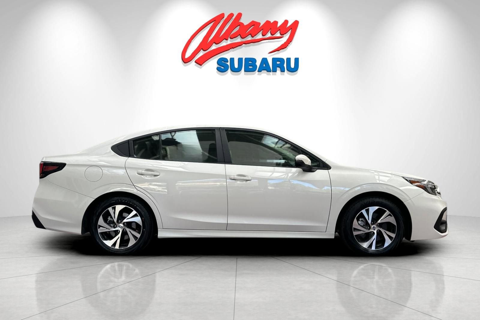 Used 2025 Subaru Legacy Premium AWD/4WD image 3