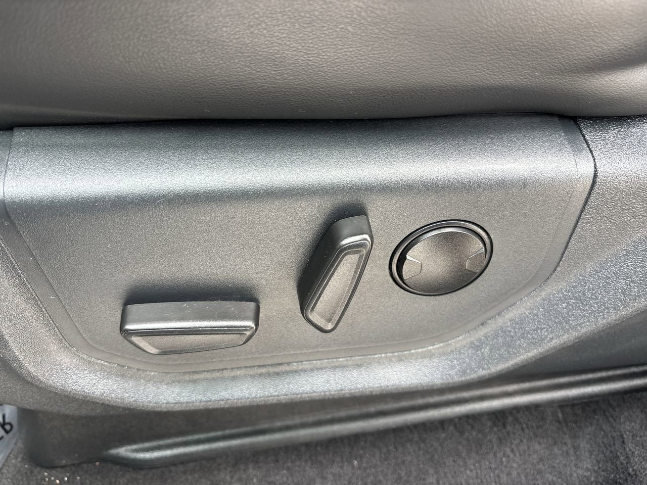 Certified 2024 Ford Expedition Max XLT image 21