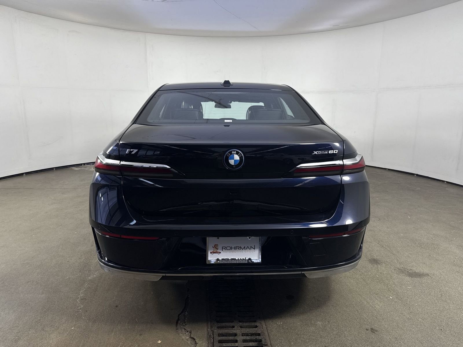 Used 2023 BMW i7 xDrive60 image 32