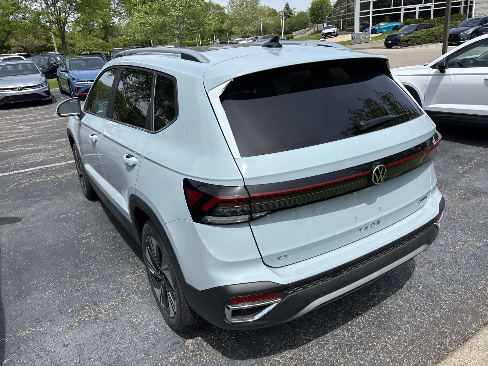 New 2026 Volkswagen Taos SE AWD/4WD image 10
