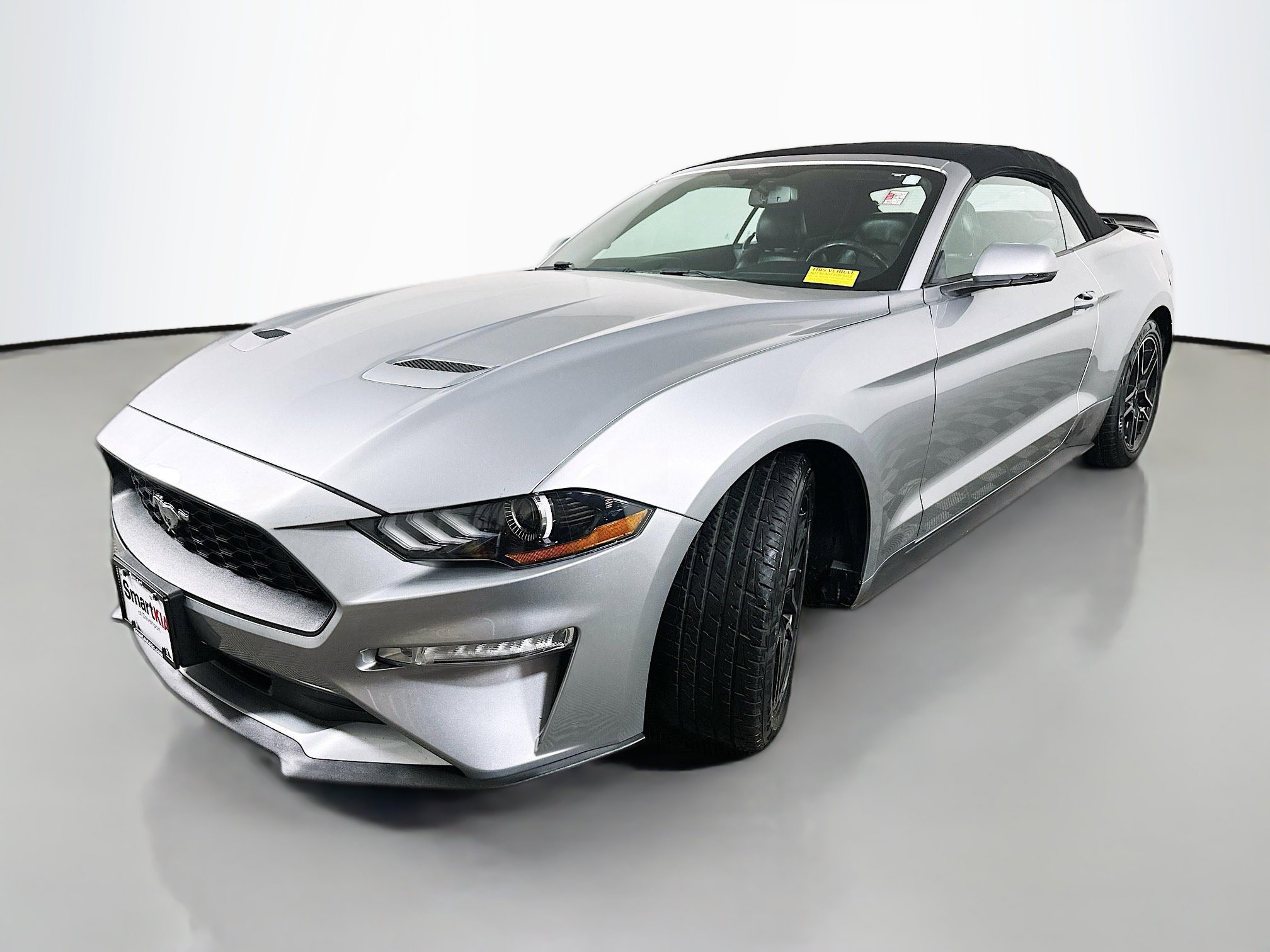 Used 2020 Ford Mustang Premium RWD image 3