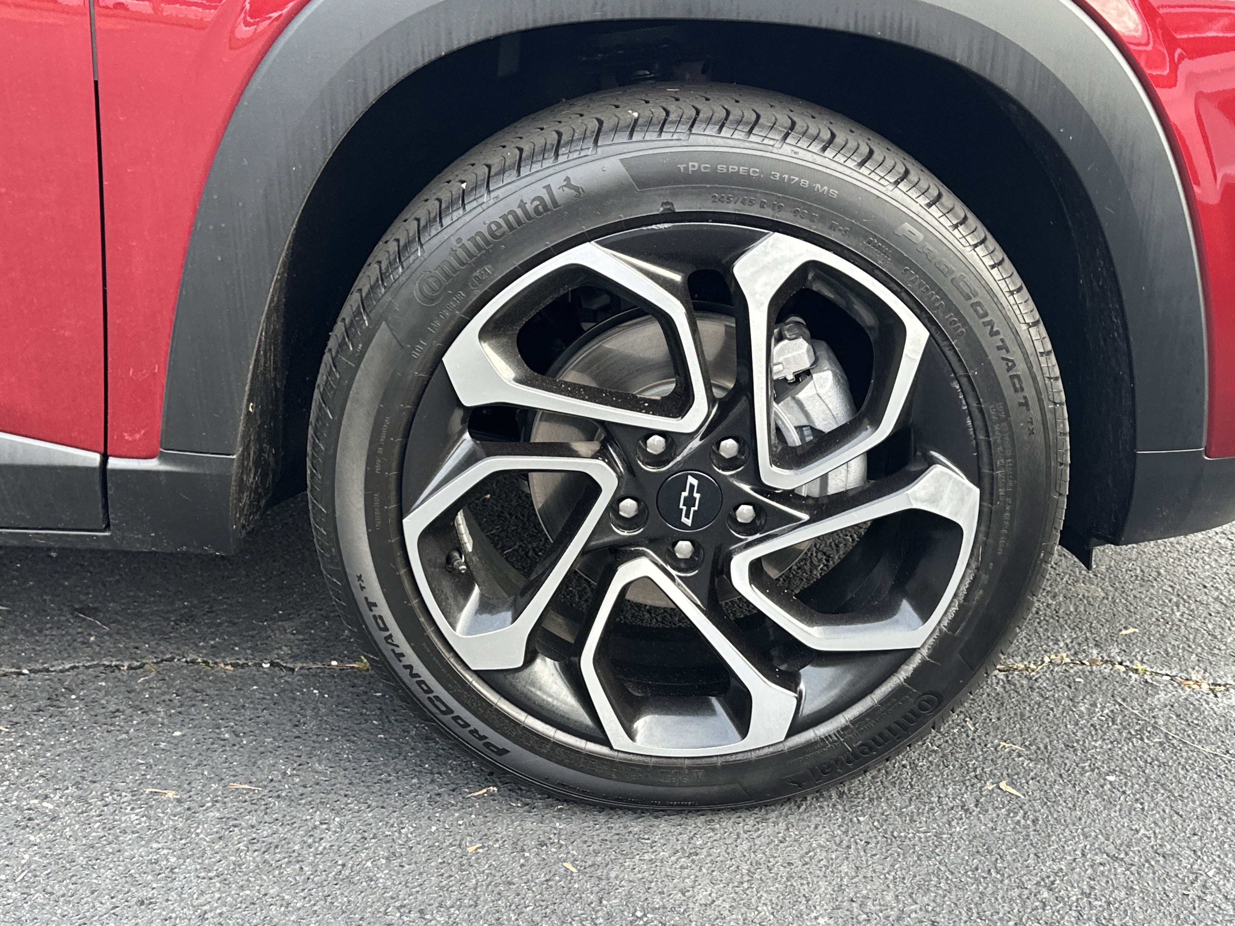 Certified 2025 Chevrolet Trax RS w/ Sunroof Package FWD image 11