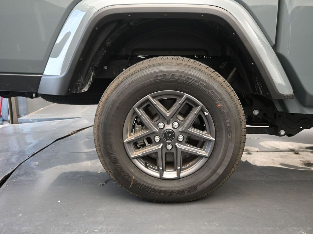 Used 2025 Jeep Gladiator Sport image 9