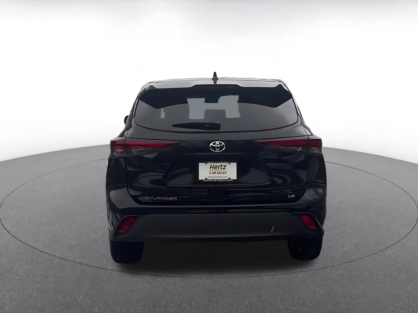 Used 2025 Toyota Highlander LE image 12