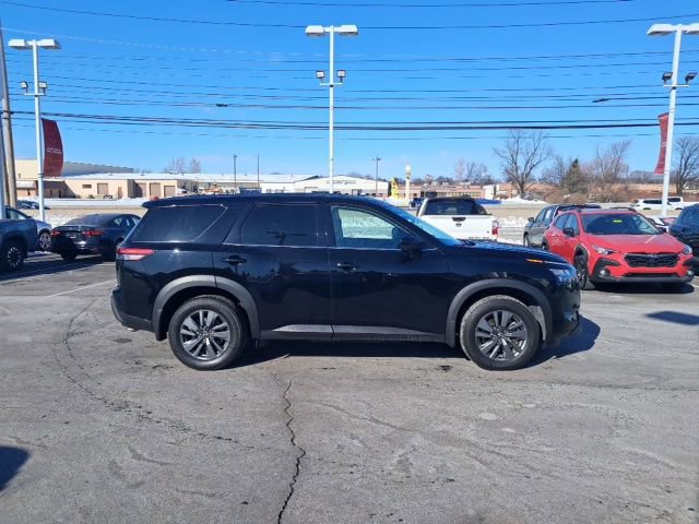 Certified 2024 Nissan Pathfinder S image 4