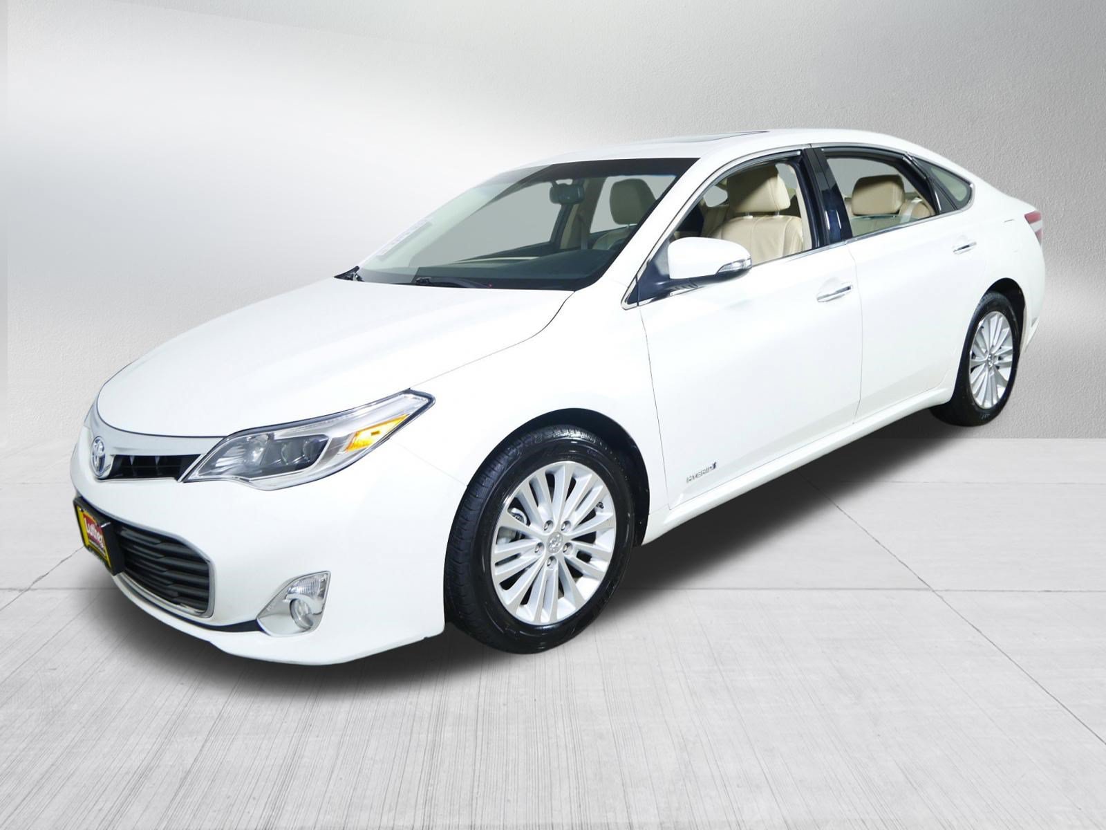 Used 2015 Toyota Avalon XLE Touring FWD image 3