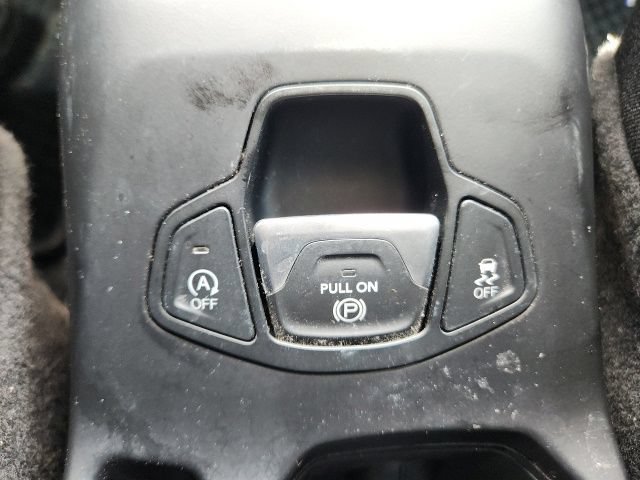 Used 2023 Jeep Renegade Altitude w/ Sun/Sound Group AWD/4WD image 28