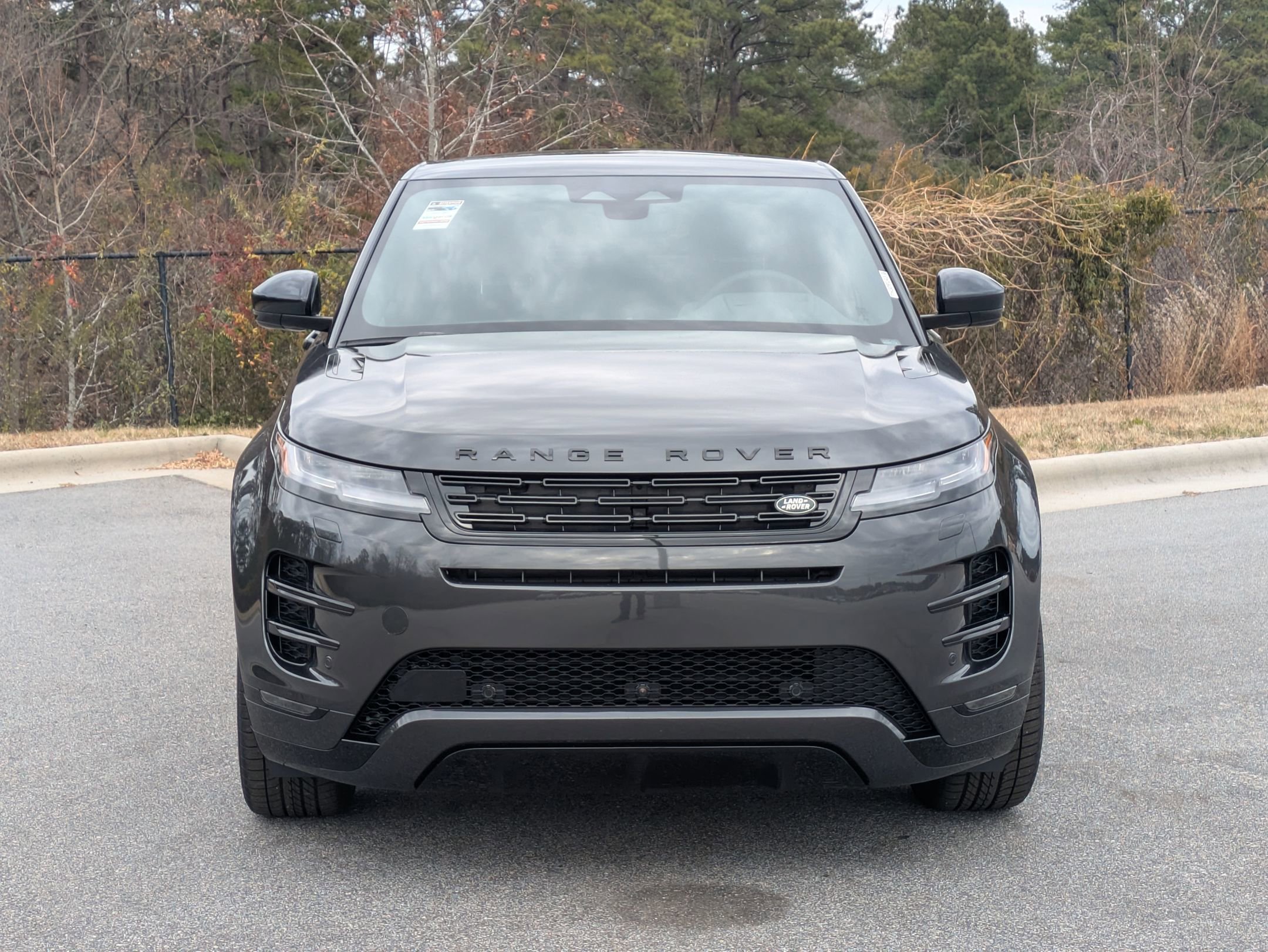 New 2026 Land Rover Range Rover Evoque Dynamic SE image 2