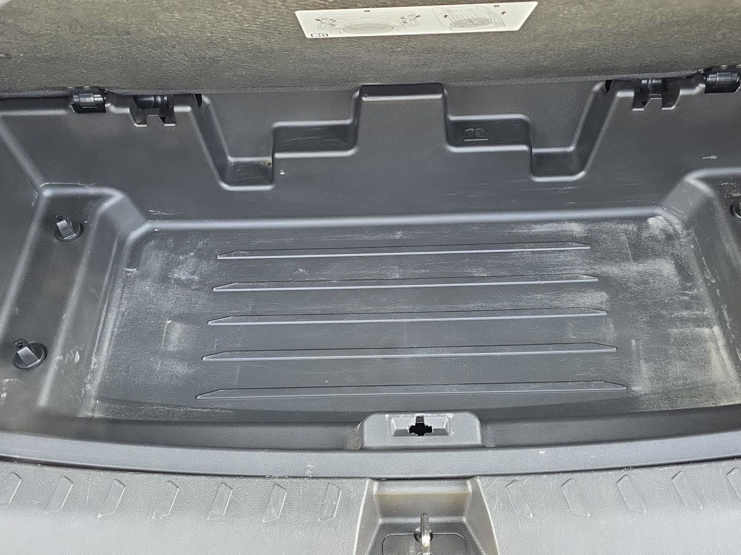 Used 2023 Chevrolet Traverse LT image 24