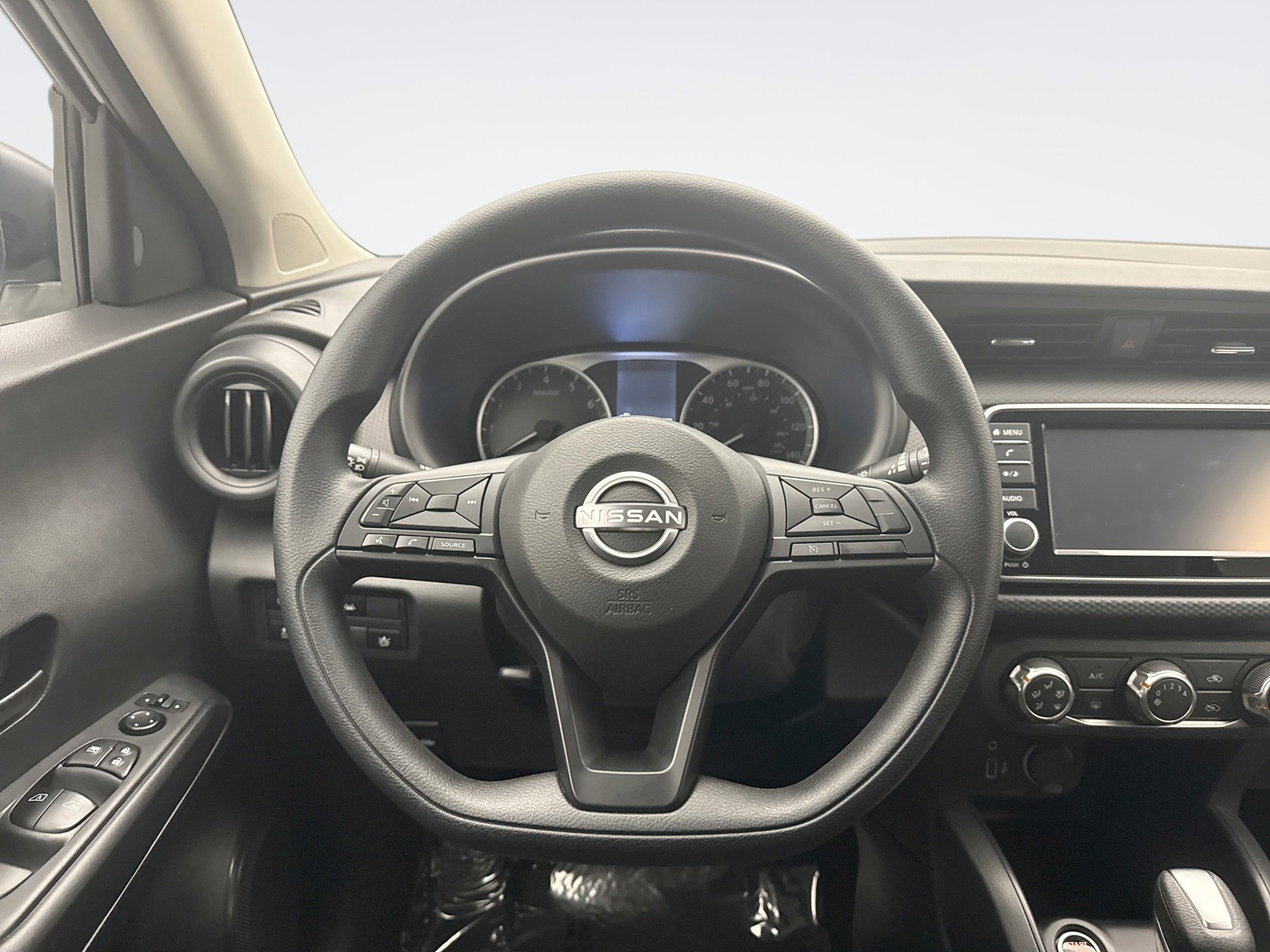 Used 2025 Nissan Kicks Play S image 12