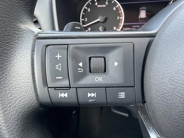 Used 2024 Nissan Rogue SV FWD image 25