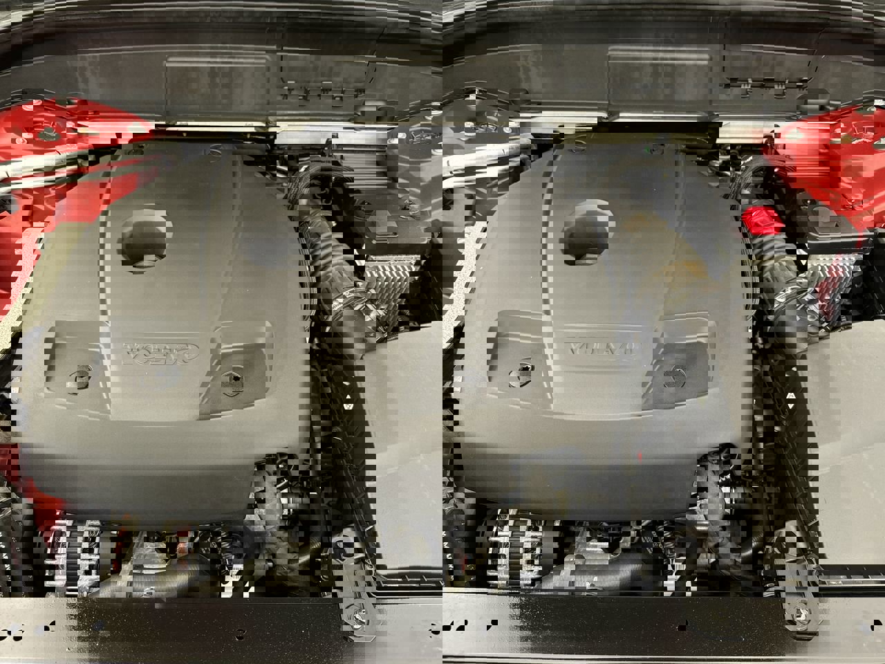 Used 2021 Volvo XC60 T6 Momentum w/ Premium Package image 11