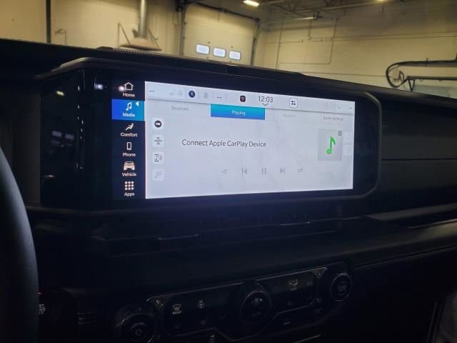 Used 2024 Jeep Wrangler Unlimited Sahara image 26