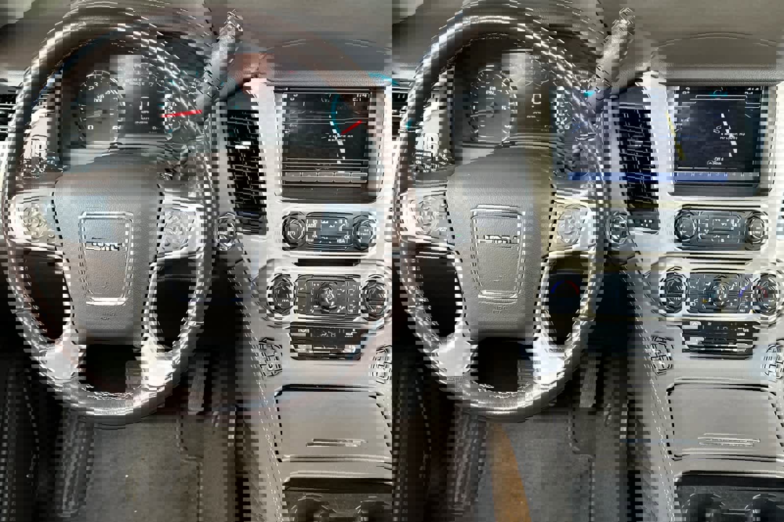 Used 2020 GMC Yukon Denali w/ Open Road Package image 14