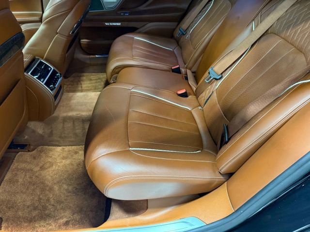 Used 2018 BMW 750i xDrive image 76
