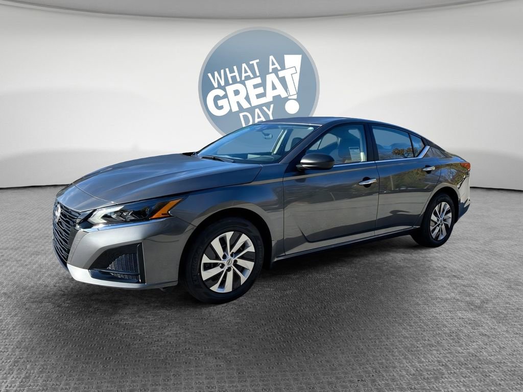 Certified 2025 Nissan Altima 2.5 S image 3