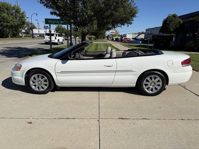 Used 2006 Chrysler Sebring Limited image 8