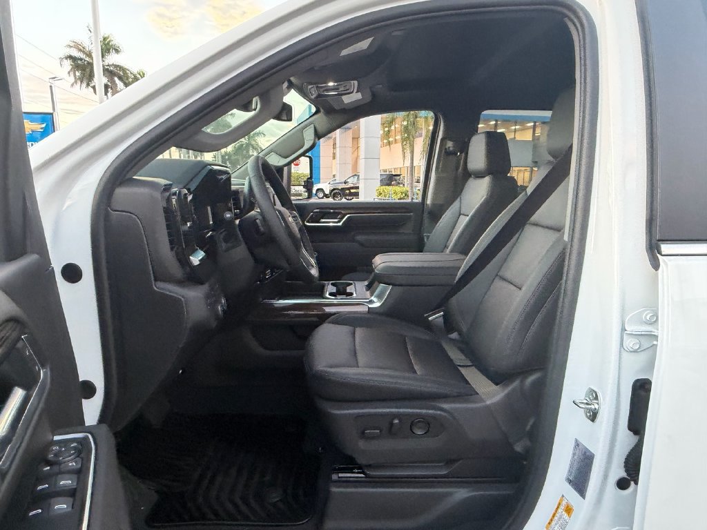 New 2026 Chevrolet Silverado 2500 LT w/ Z71 Chrome Sport Edition AWD/4WD image 9