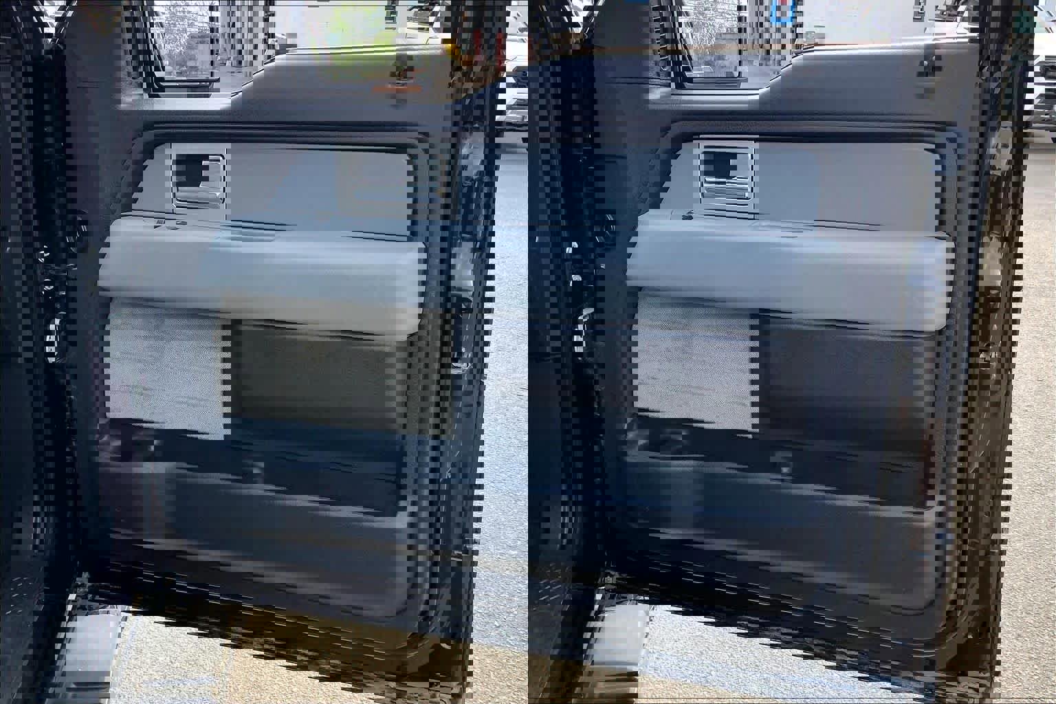 Used 2011 Ford F150 XLT w/ XLT Chrome Pkg AWD/4WD image 19