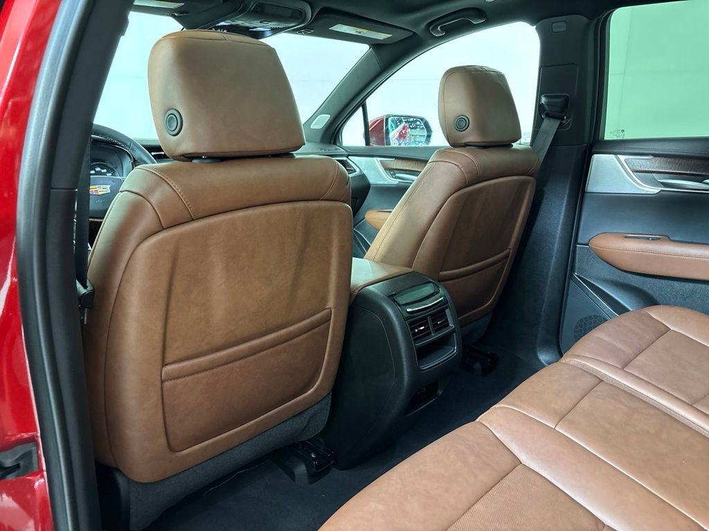 Used 2025 Cadillac XT5 Premium Luxury w/ Technology Package FWD image 19