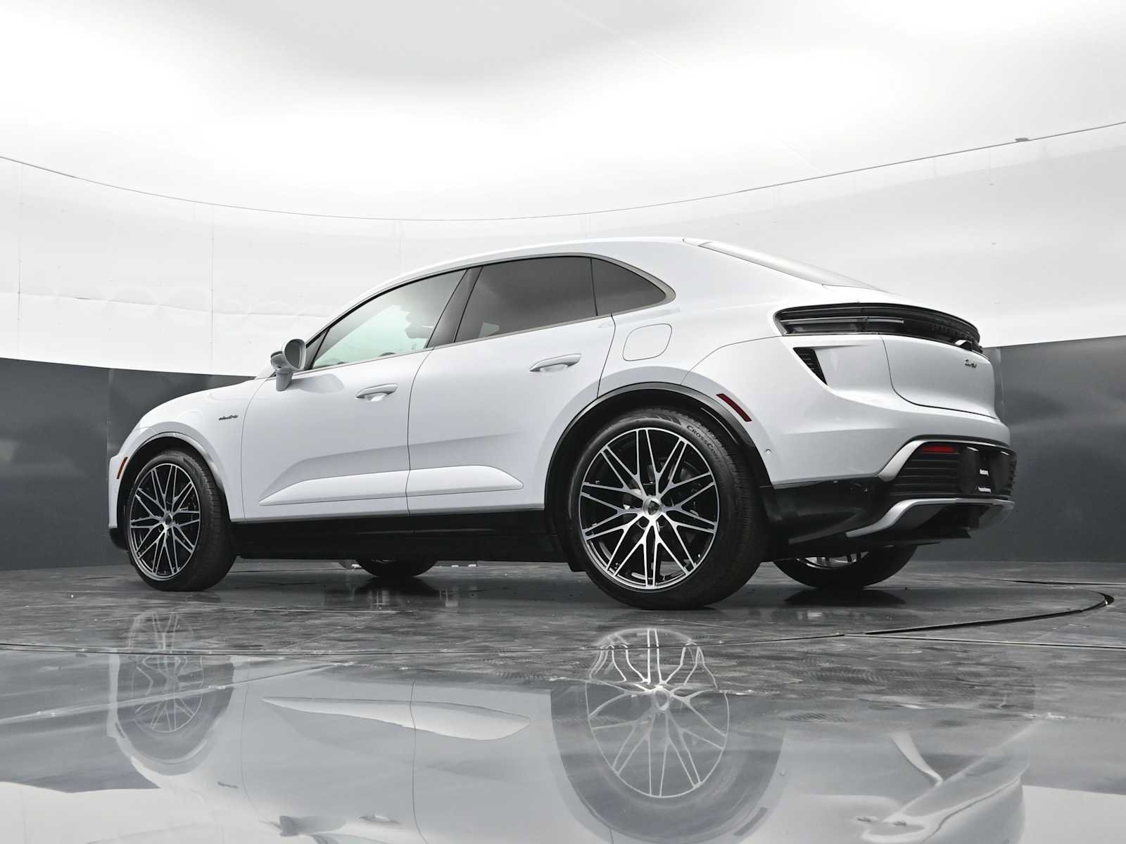 New 2026 Porsche Macan Turbo Electric AWD/4WD image 44