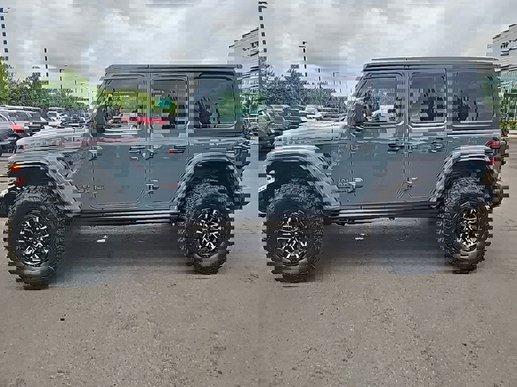 New 2025 Jeep Wrangler Unlimited Rubicon w/ XTREMEE 35" Tire Package image 2