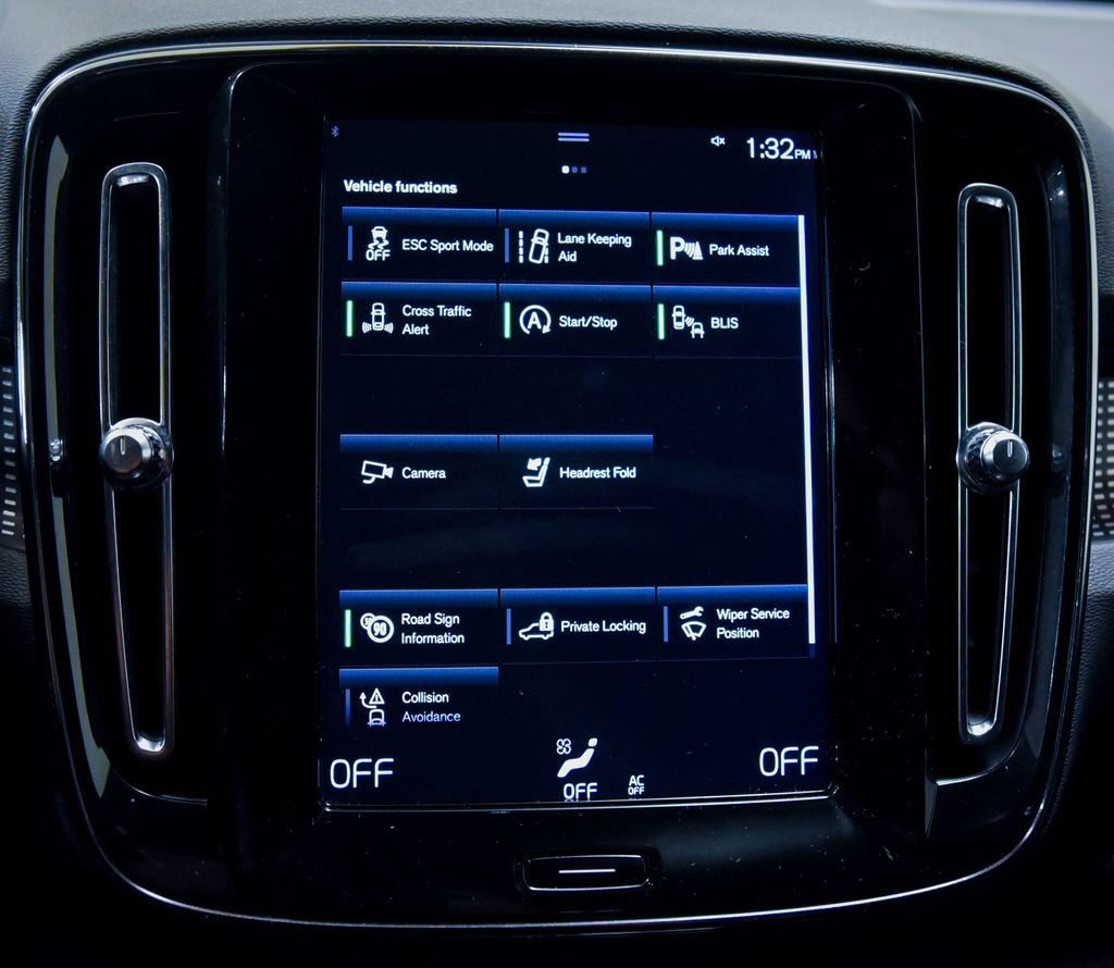 Used 2020 Volvo XC40 T5 R-Design w/ Protection Package Premier image 7