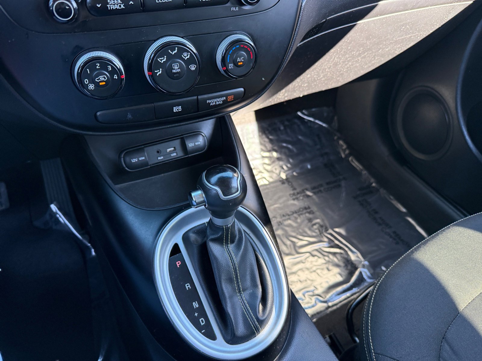 Used 2016 Kia Soul + image 13