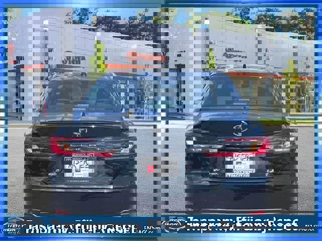 Used 2025 Toyota Camry LE w/ Convenience Package image 6