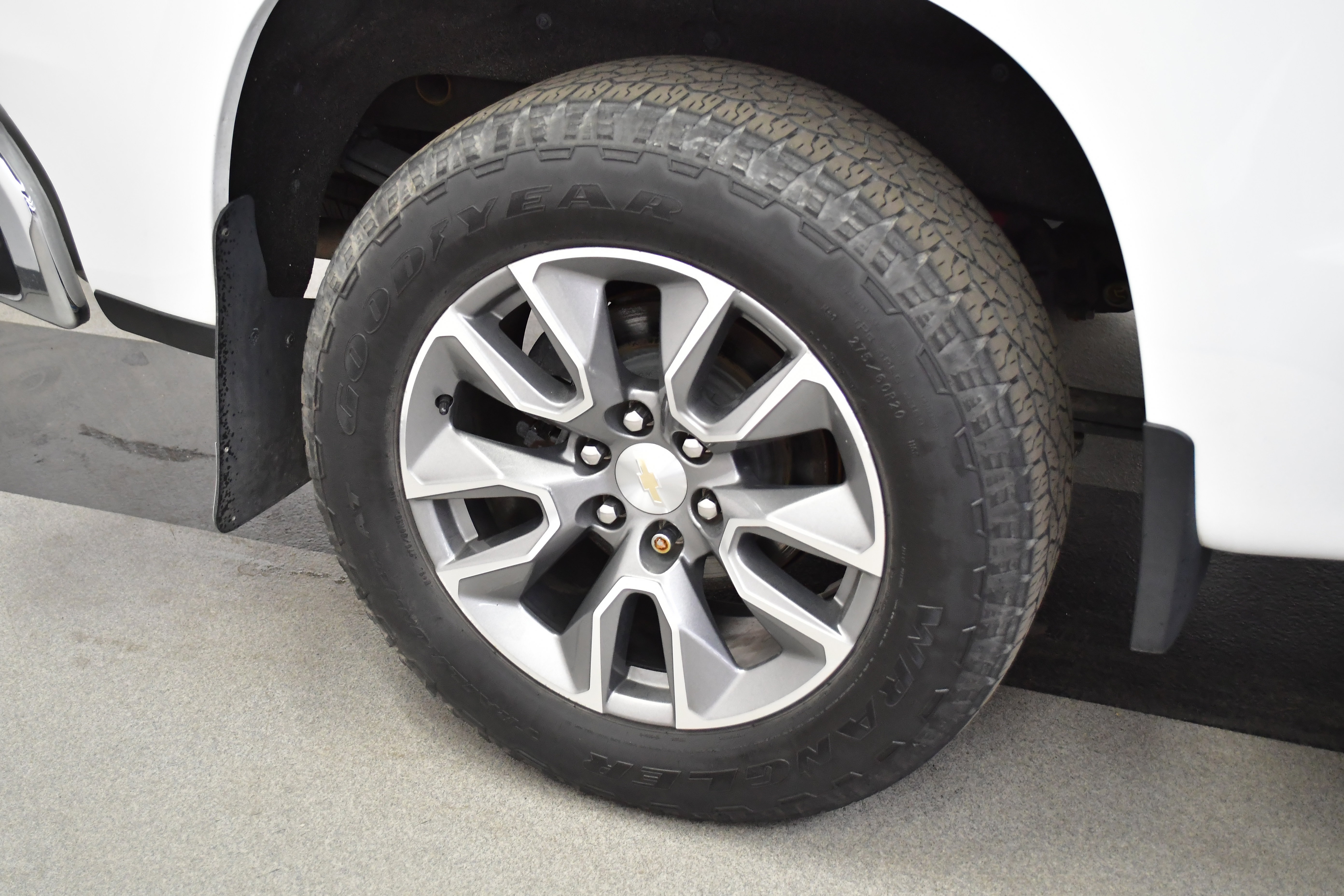 Used 2022 Chevrolet Silverado 1500 LT AWD/4WD image 35