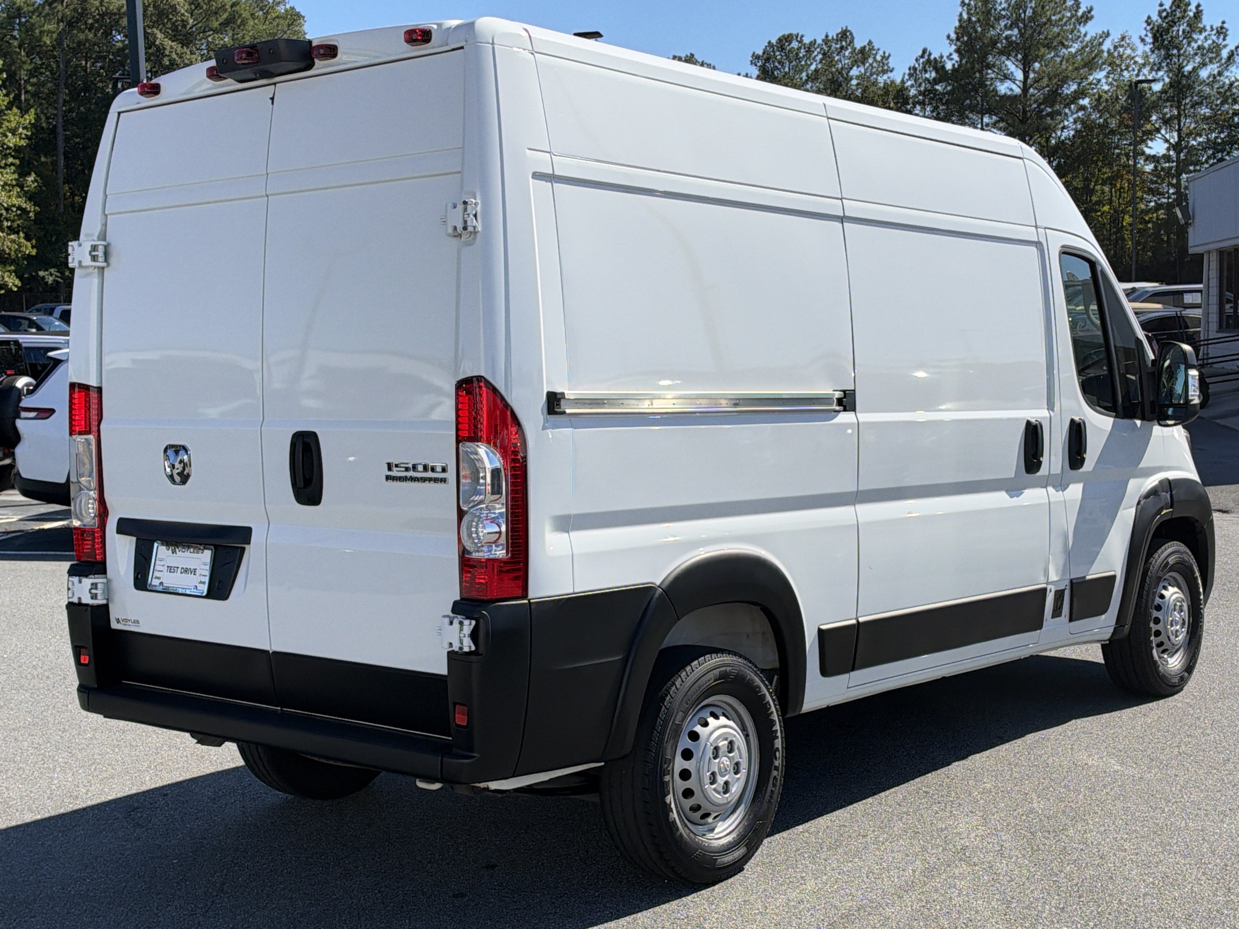 Used 2024 RAM ProMaster 1500 w/ Convenience Group FWD image 8
