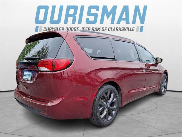 Certified 2018 Chrysler Pacifica Touring-L Plus w/ S Appearance Package FWD image 6