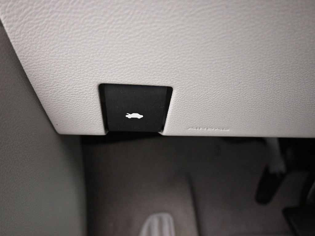 Used 2021 Chrysler Pacifica Touring-L image 37