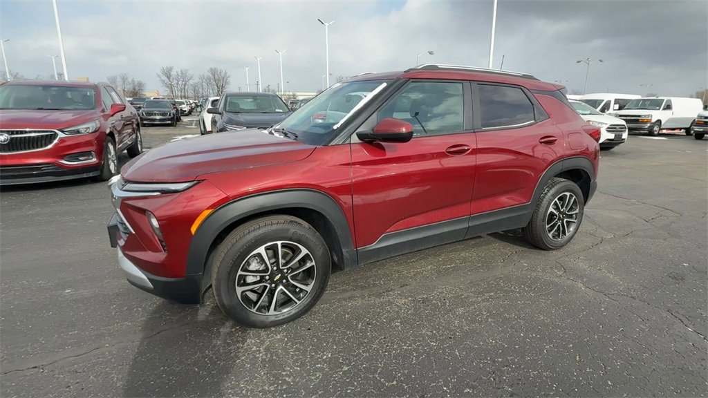 Used 2025 Chevrolet TrailBlazer LT image 4