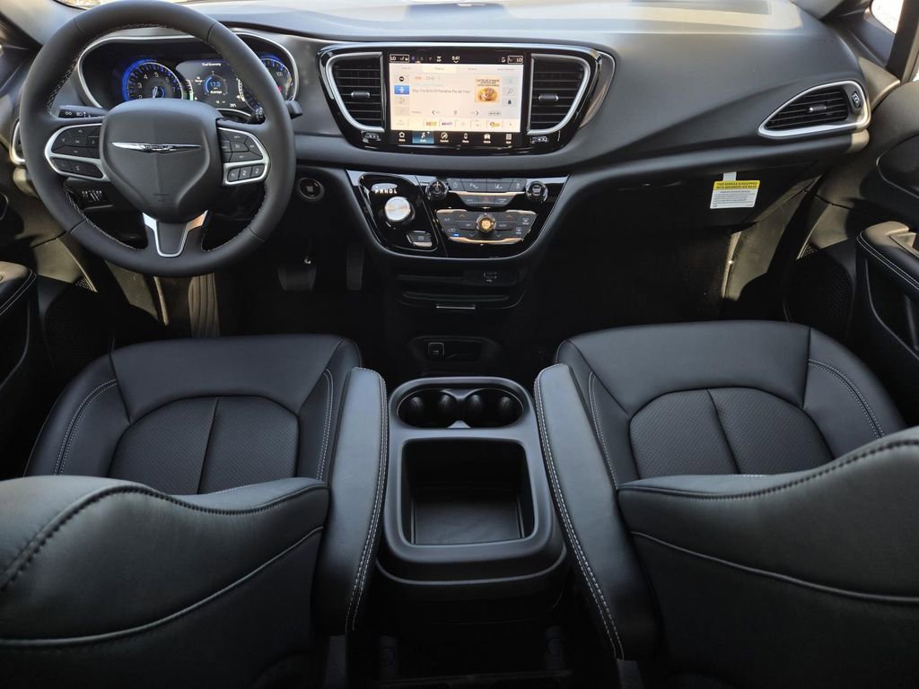 New 2026 Chrysler Voyager LX FWD image 15