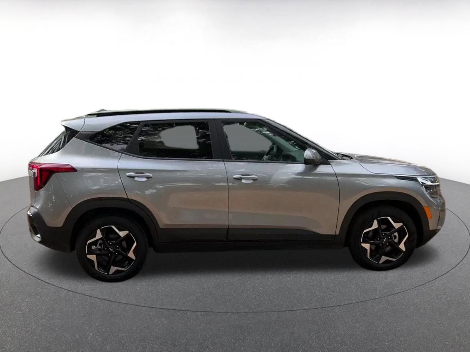 Used 2025 Kia Seltos S image 16