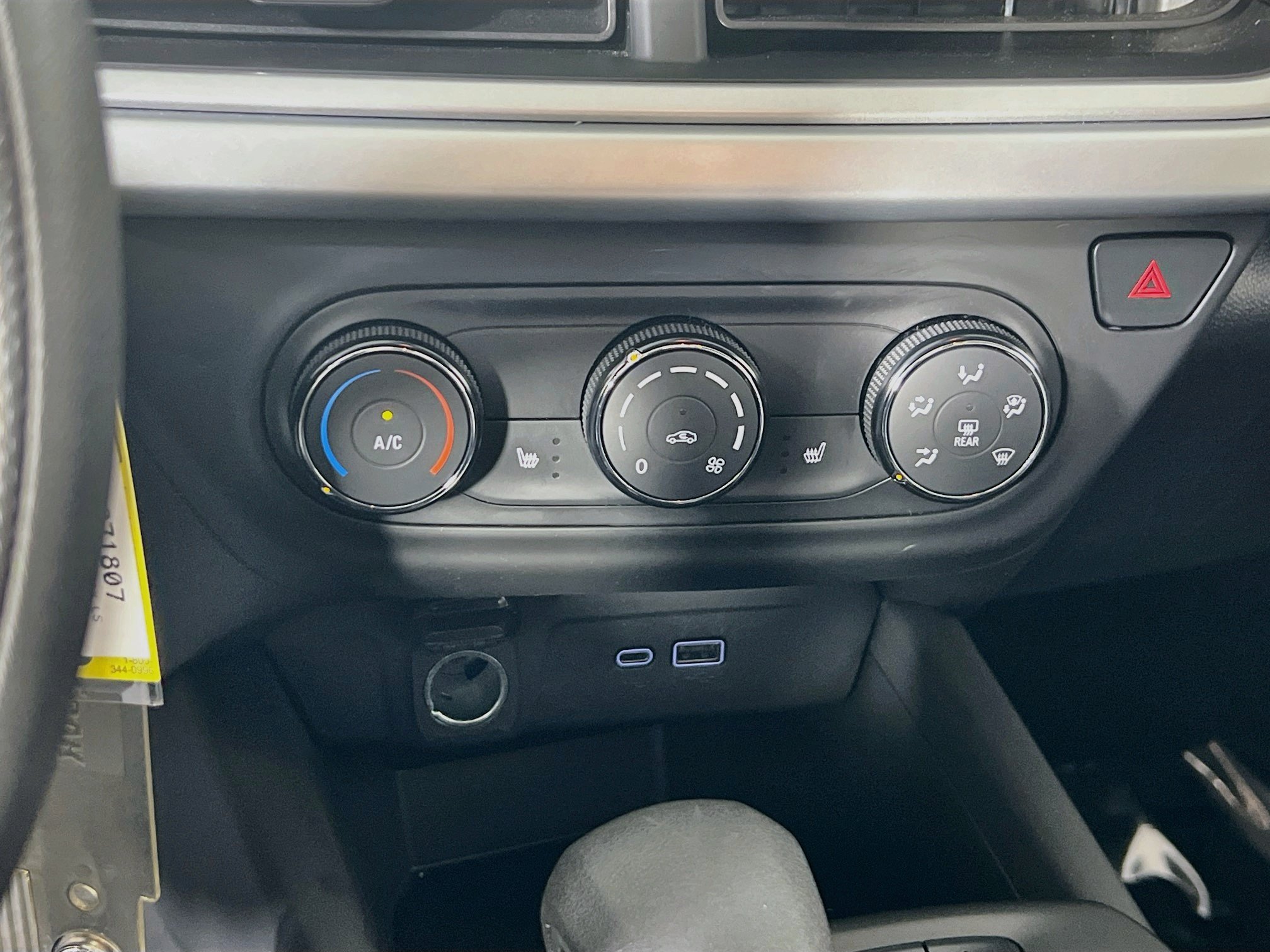 Used 2025 Chevrolet Trax LS w/ LS Convenience Package FWD image 15
