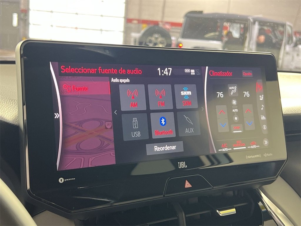 Used 2021 Toyota Venza XLE image 18