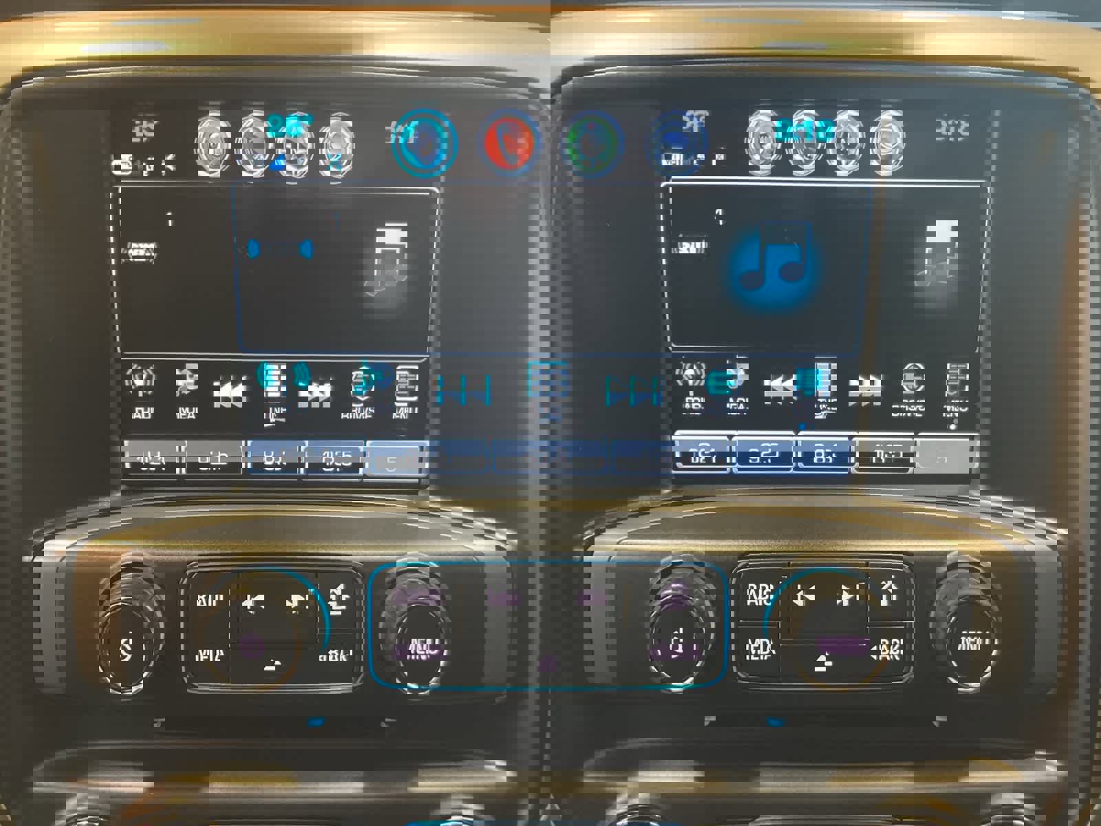 Used 2018 Chevrolet Silverado 2500 High Country image 21